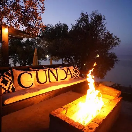 Qcunda Otel Ayvalı