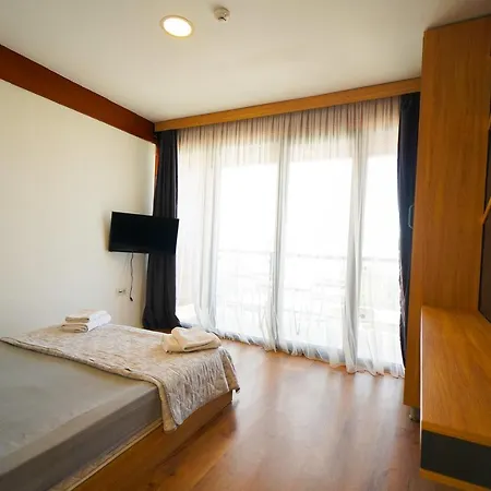 Qcunda Otel Ayvalı